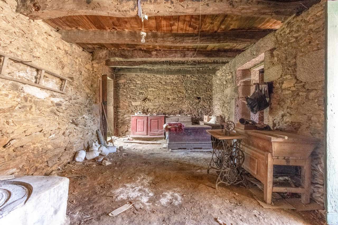 Casa para reabilitar em Arco de Baúlhe – Oportunidade única-7
