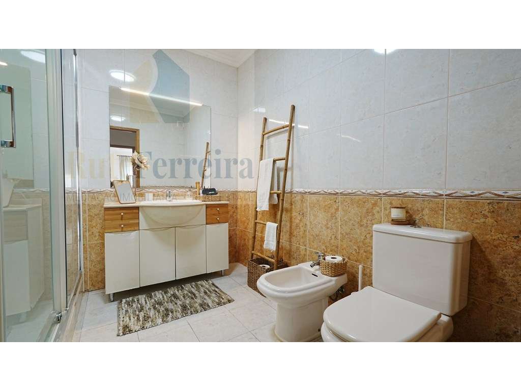 Já viu a área deste apartamento T3 com terraço- Mafra !!-17