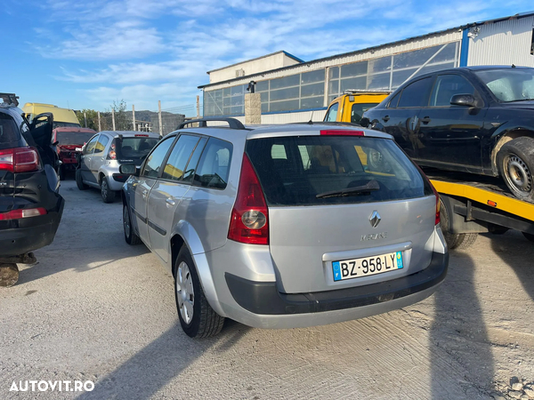 Dezmembrari Renault Megane 2 1.9 Diesel / 2005 - 4