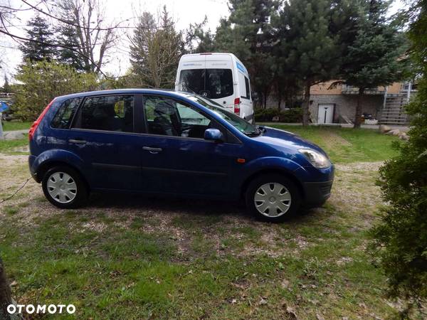 Ford Fiesta 1.3 Ambiente - 4