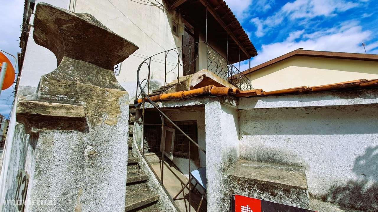 Moradia T6 para reconstrução- Santa Clara, Coimbra-12