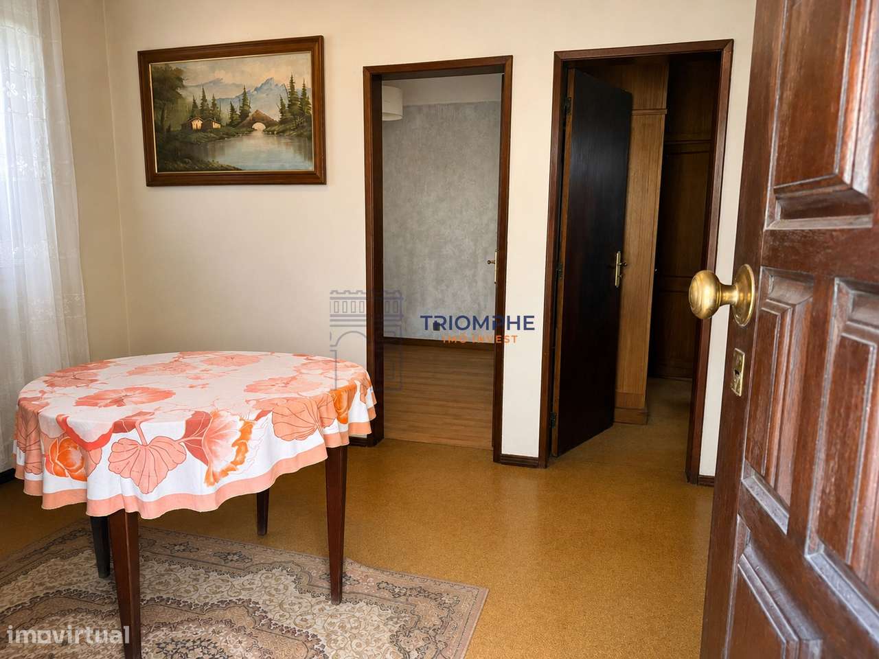 Moradia T2 Campolide, para renovação total-4