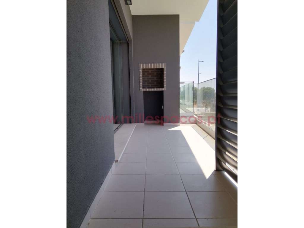 T3+1 Novo c/ Varandas e Box 2 carros - Grande imagem: 4/20