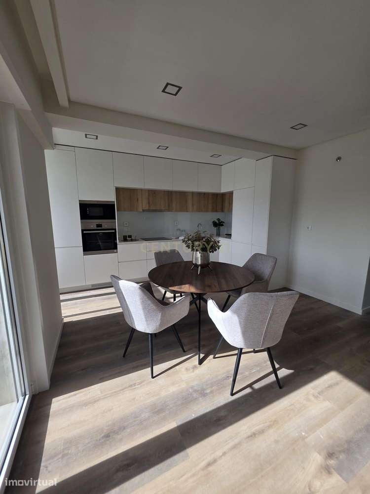 Apartamento T3 Novo em Benfica | varanda aberta | suite | 2 elevadores-13