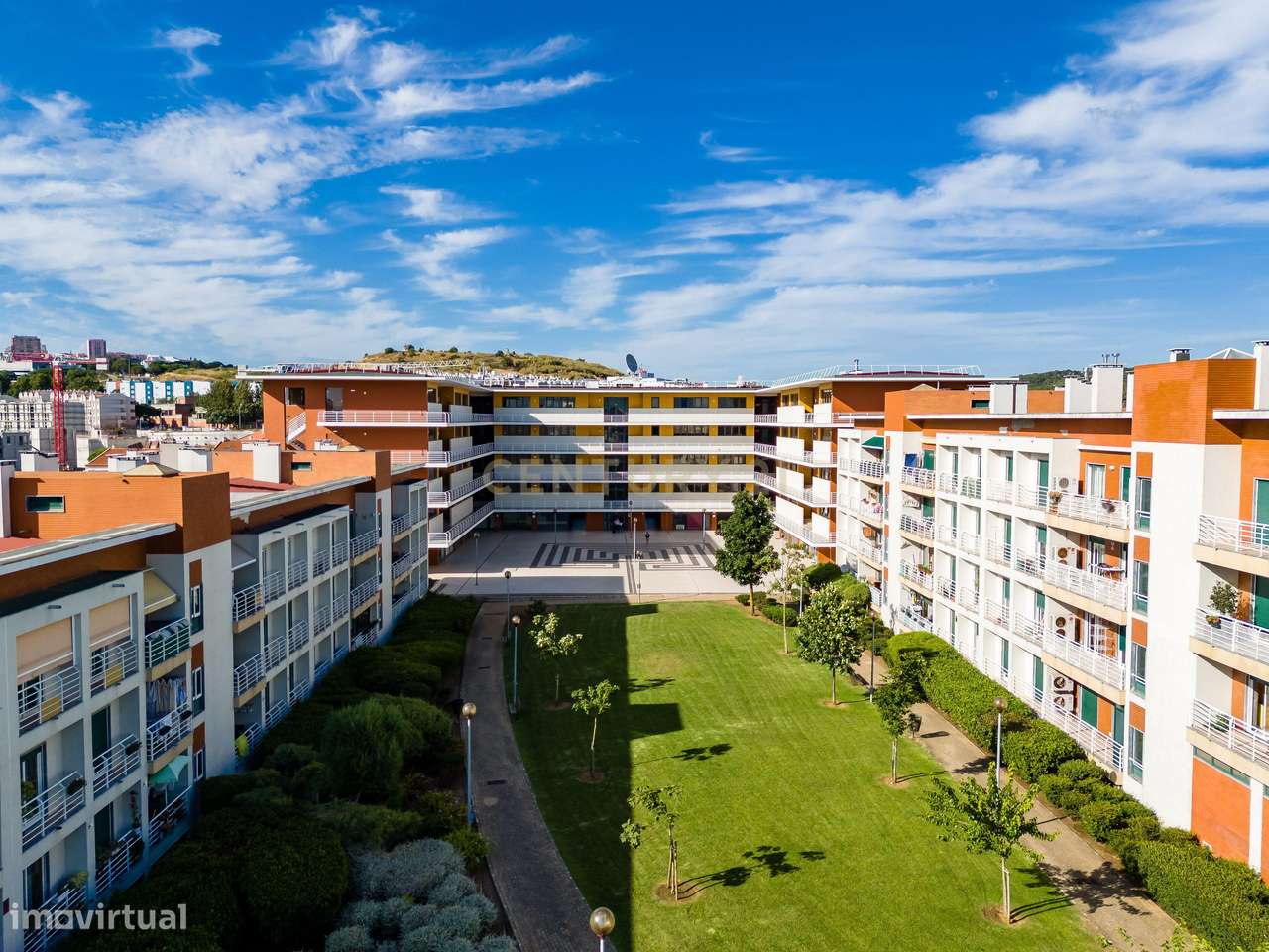 Apartamento T3 com 2 Box e 2 Suítes. Vista Panorâmica em Oeiras-24