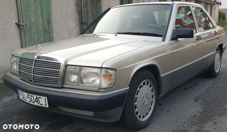 Mercedes-Benz W201 (190) - 2