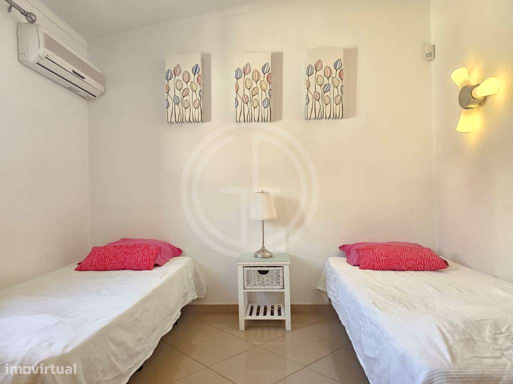 Moradia T3 com piscina e jardim comuns na Marina de Vilamoura-32
