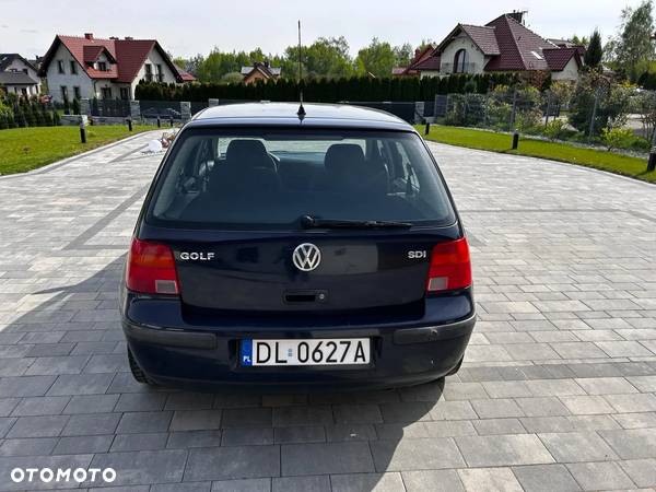 Volkswagen Golf - 2