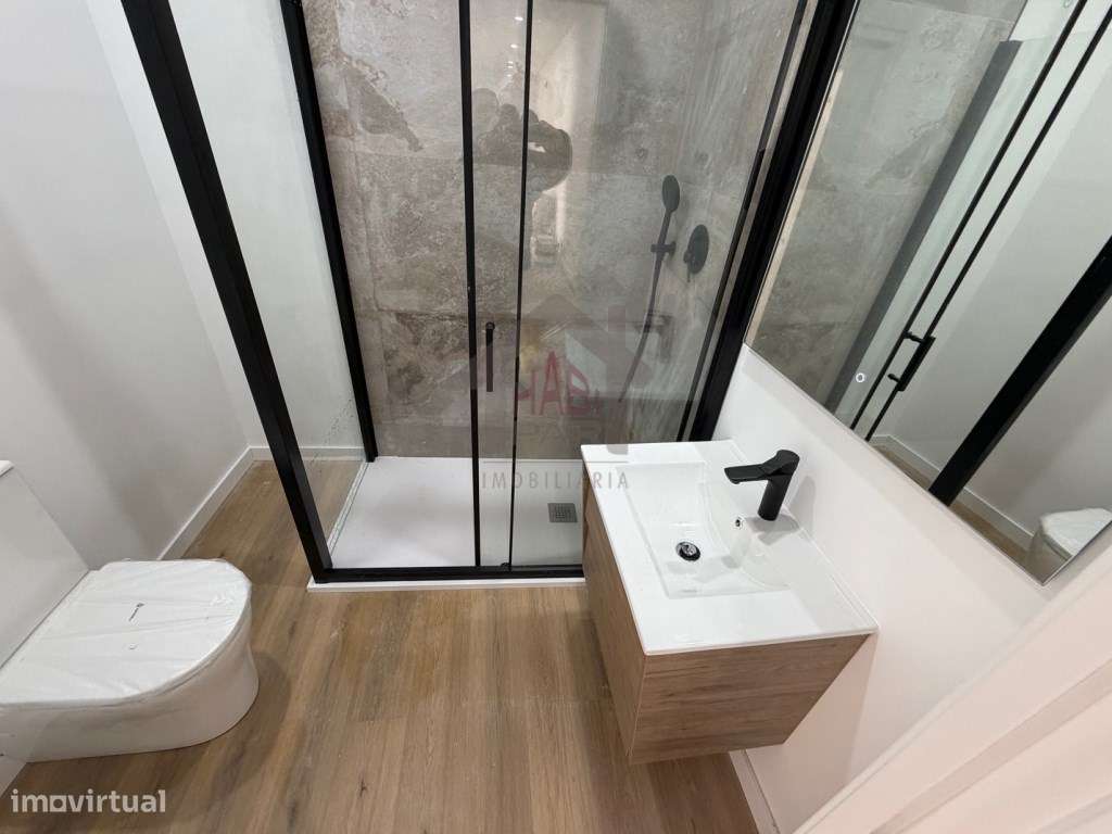 Excelente Moradia T3+1 Centro de Benavente-14