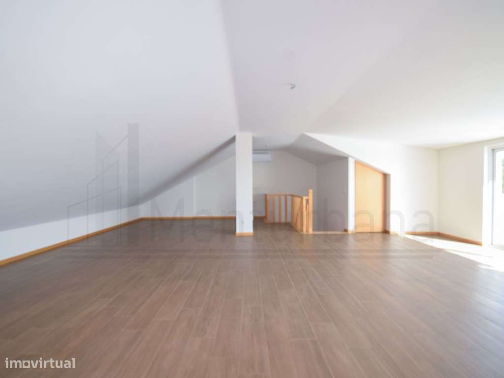 FANTÁSTICO T3 COM TERRAÇO E VISTA DESLUMBRANTE NA PAREDE - CASCAIS-10