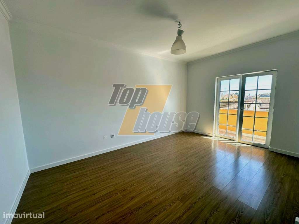 Moradia T4 com piscina e terreno de 900m2 - Quinta da Serralheira -...-23