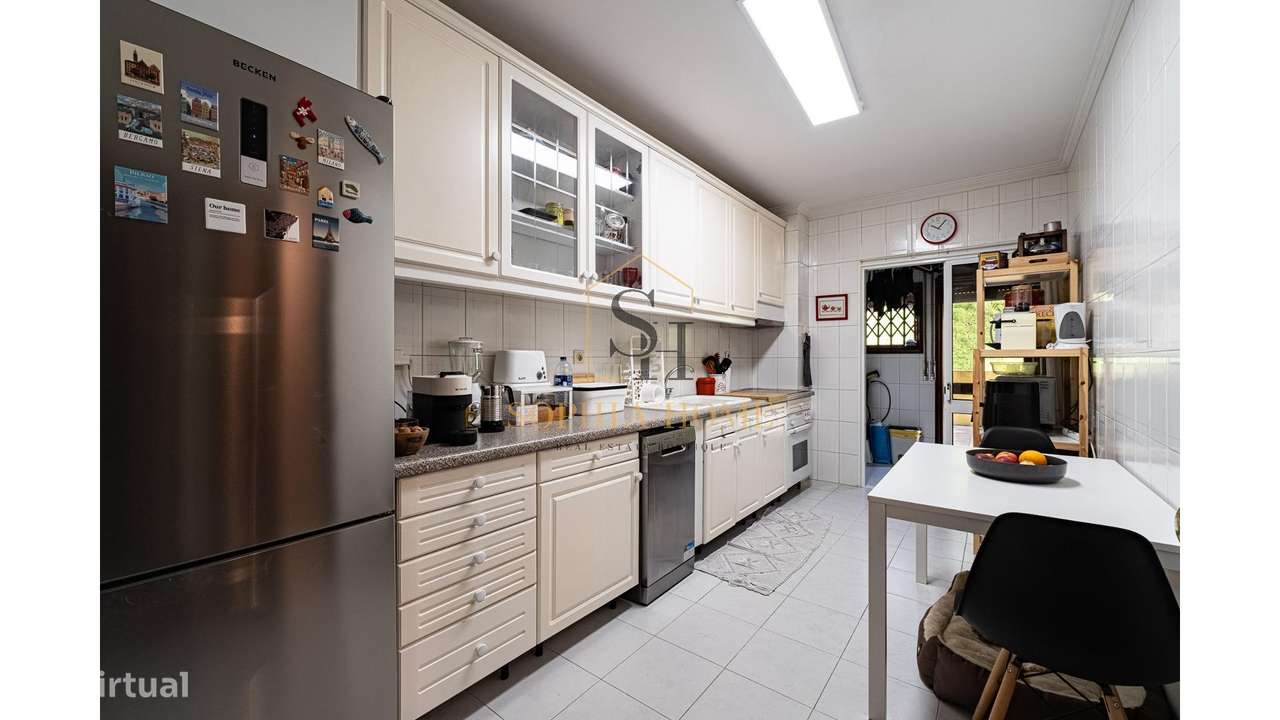 T2 c/ terraço e box, em Mafamude-9