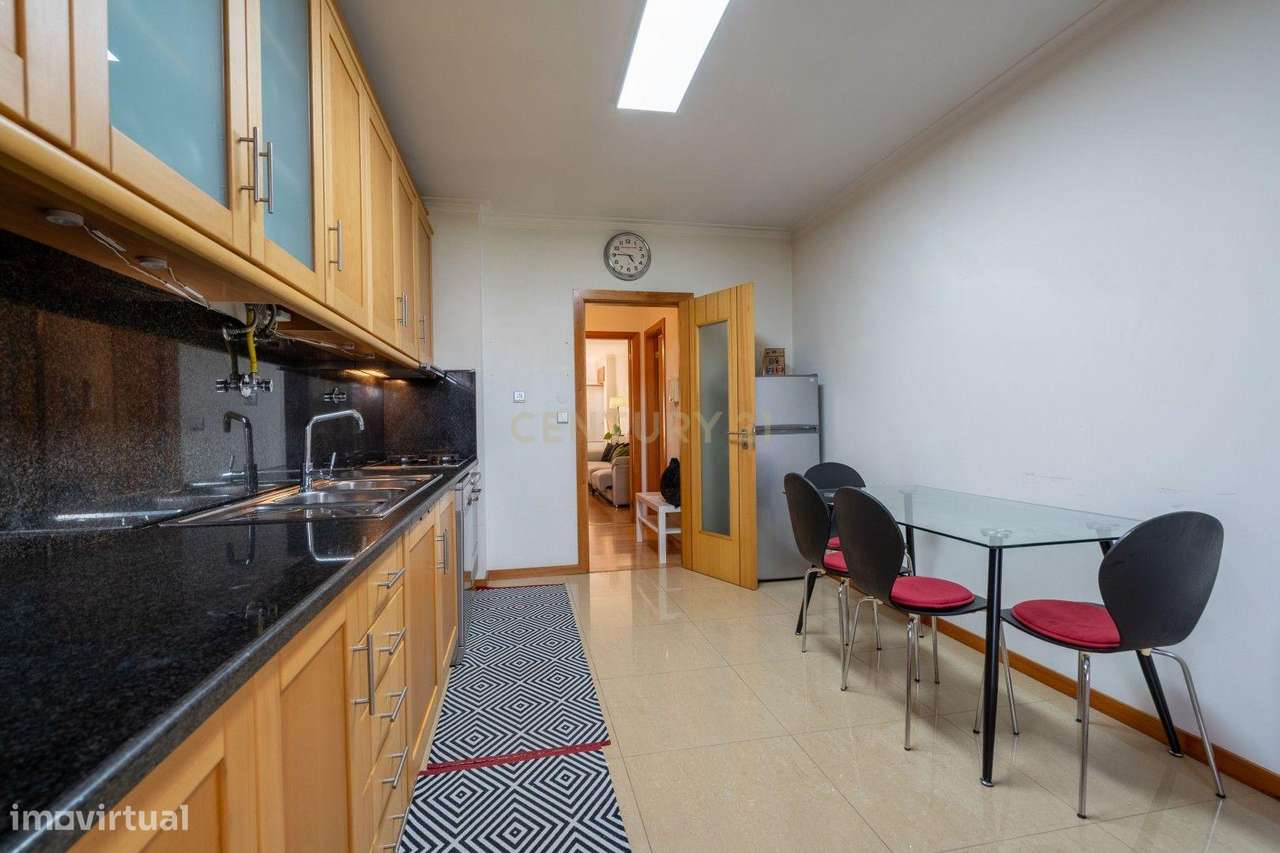 Excelente Apartamento T2 com elevador e garagem-23