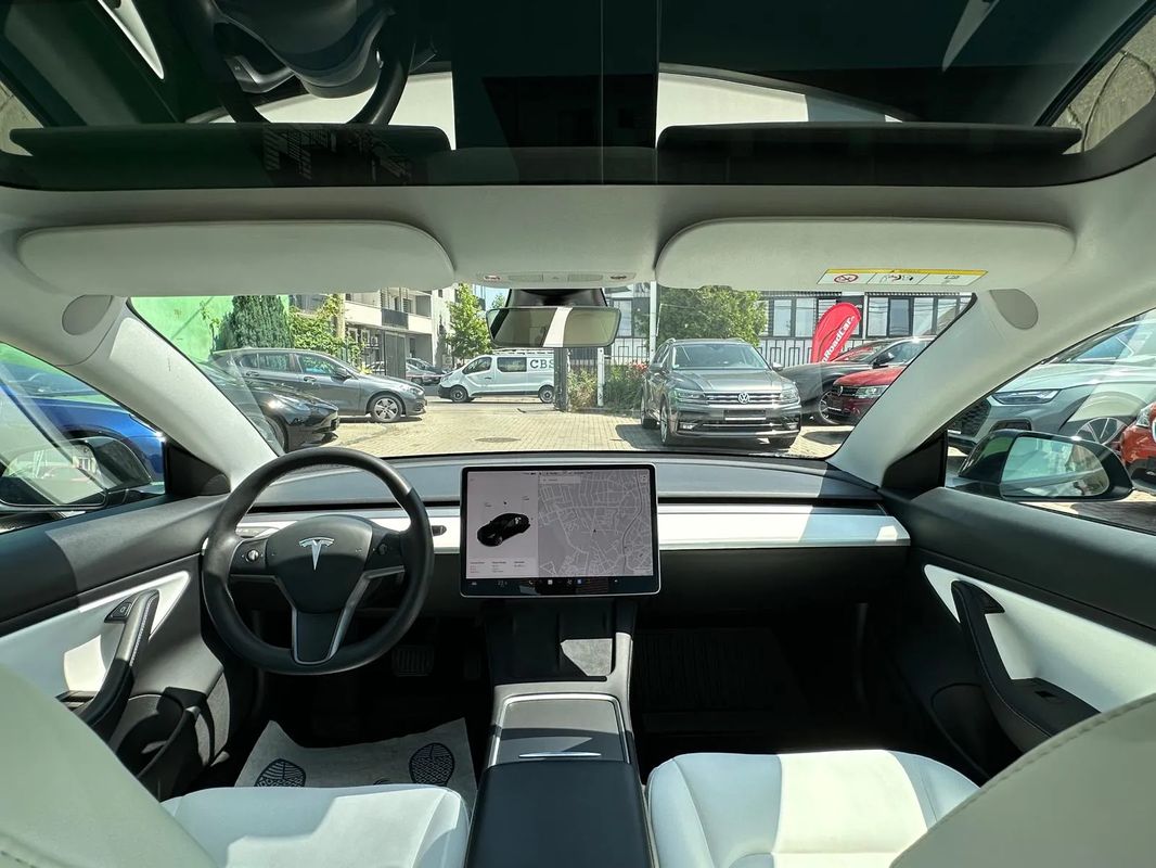 Tesla Model 3 Standard Reichweite Plus Hinterradantrieb - 17