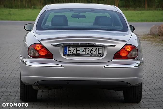 Jaguar X-Type 2.0 D Executive - 16