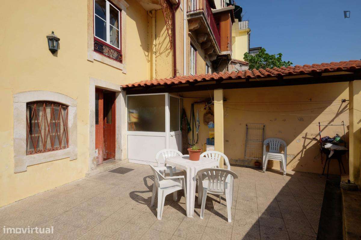 Quarto - localizado em Montes Claros Coimbra - Grande imagem: 2/8