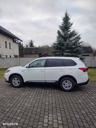 Mitsubishi Outlander 2.0 2WD - 2