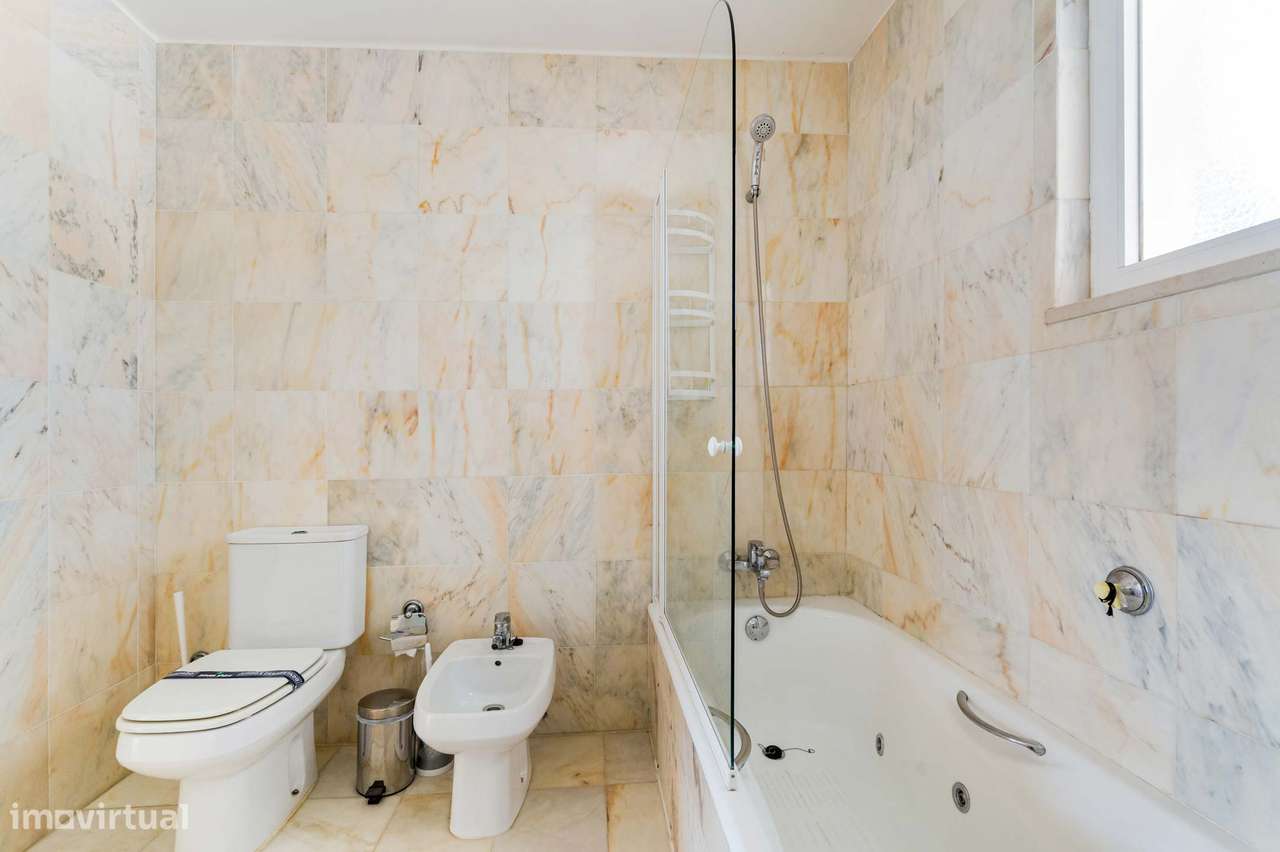 Penthouse Excecional com Amplo Terraço e Vistas Panorâmicas para o Mar-24