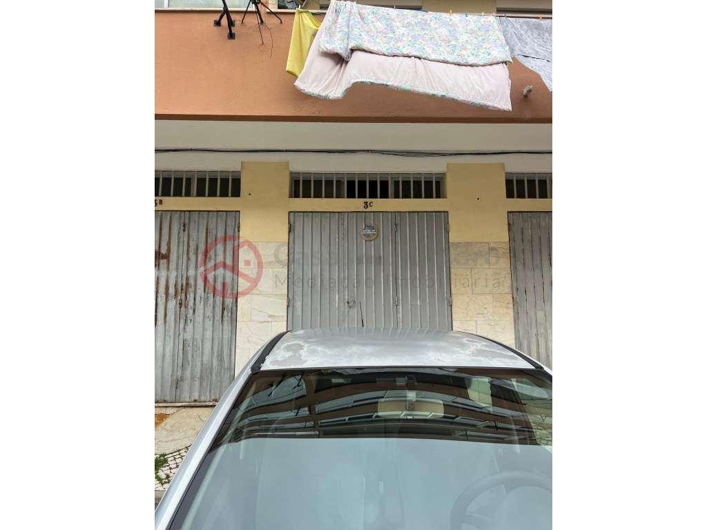 Garagem com mezanine para arrendar na Quinta Nova, perto da saida d... - Grande imagem: 4/4