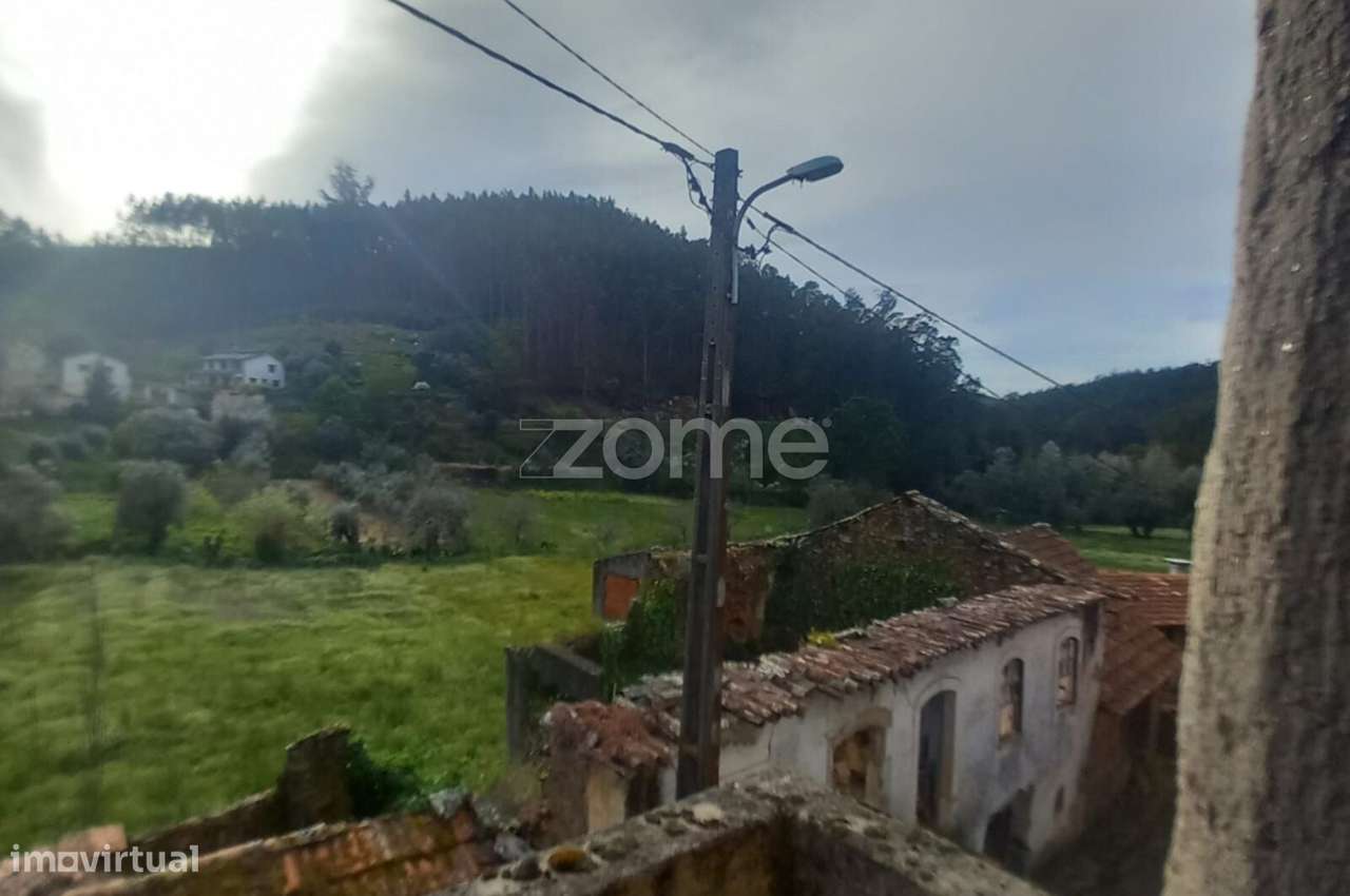 Casa para Remodelar com Logradouro em Trezoi, Mortágua - Grande imagem: 3/16