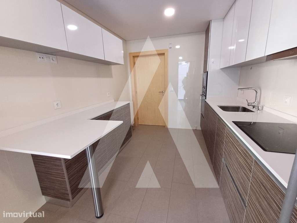 Apartamento T2 junto ao Centro Comercial Glicínias - Grande imagem: 4/21