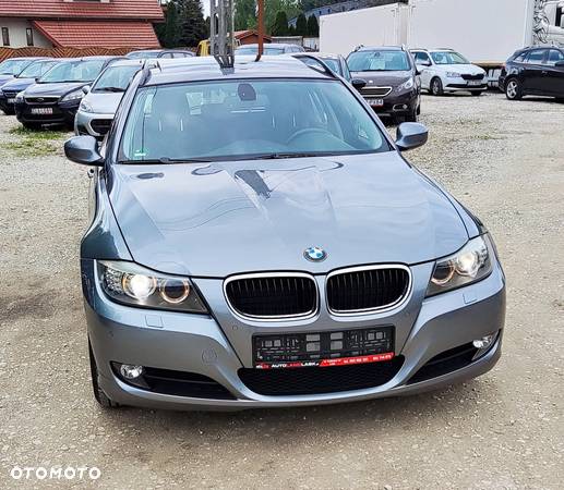 BMW Seria 3 320i Touring Edition Exclusive - 25