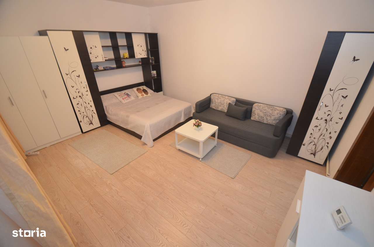 Apartament spatios cu centrala proprie - Imagine principală: 1/13