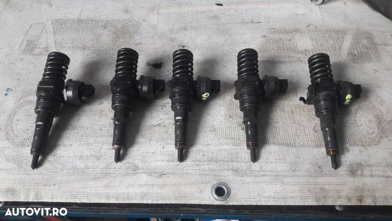 Injector 2,5 motorizare Cod motor BNZ / AXD pentru Vw T5 Euro 3 / 4 (2003-2010) an fabricatie - 1