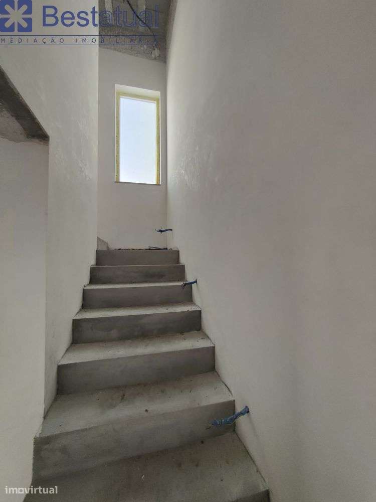 Moradias Bifamiliar - Acab. de Qualidade - Avidos-28