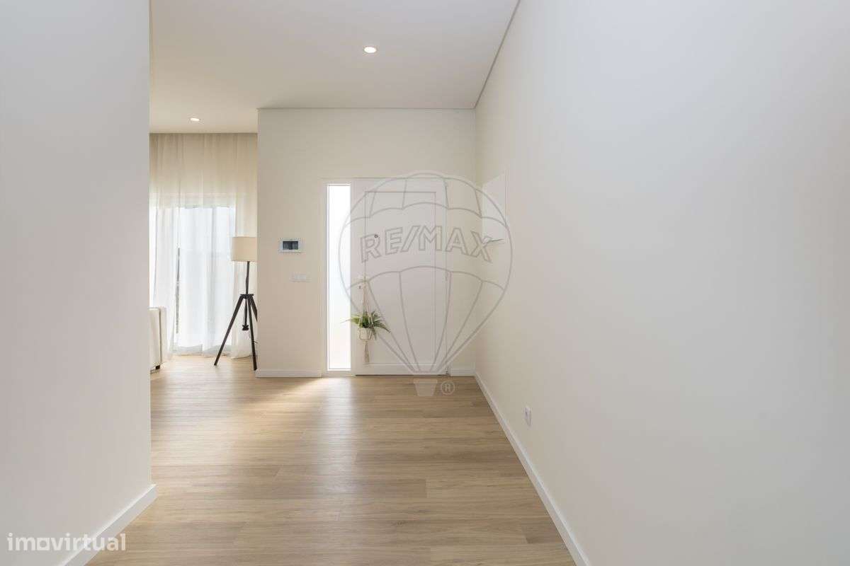 Moradia T4 para venda-12