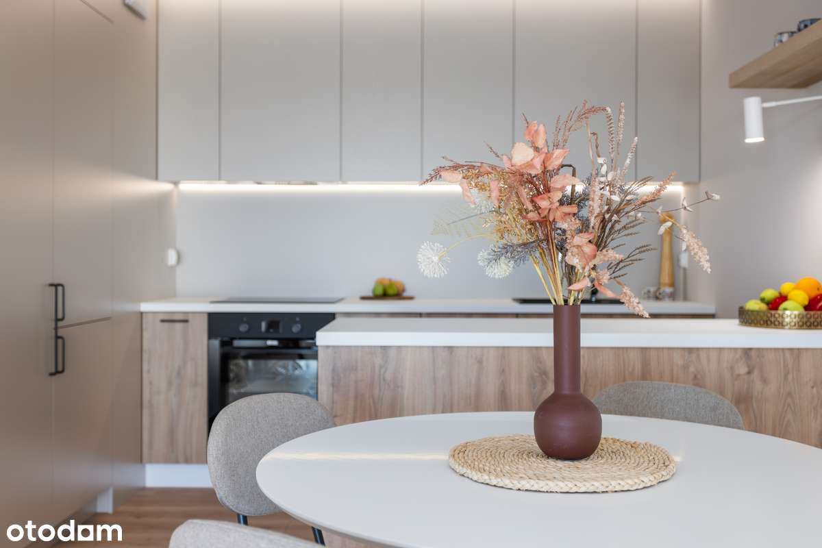 Jasne , stylowe 2 pokoje,wysoki standard,loggia 10m2,winda,rowerownia-1