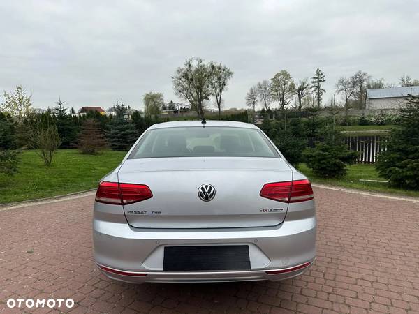 Volkswagen Passat Variant 1.6 TDI (BlueMotion Technology) DSG Trendline - 4