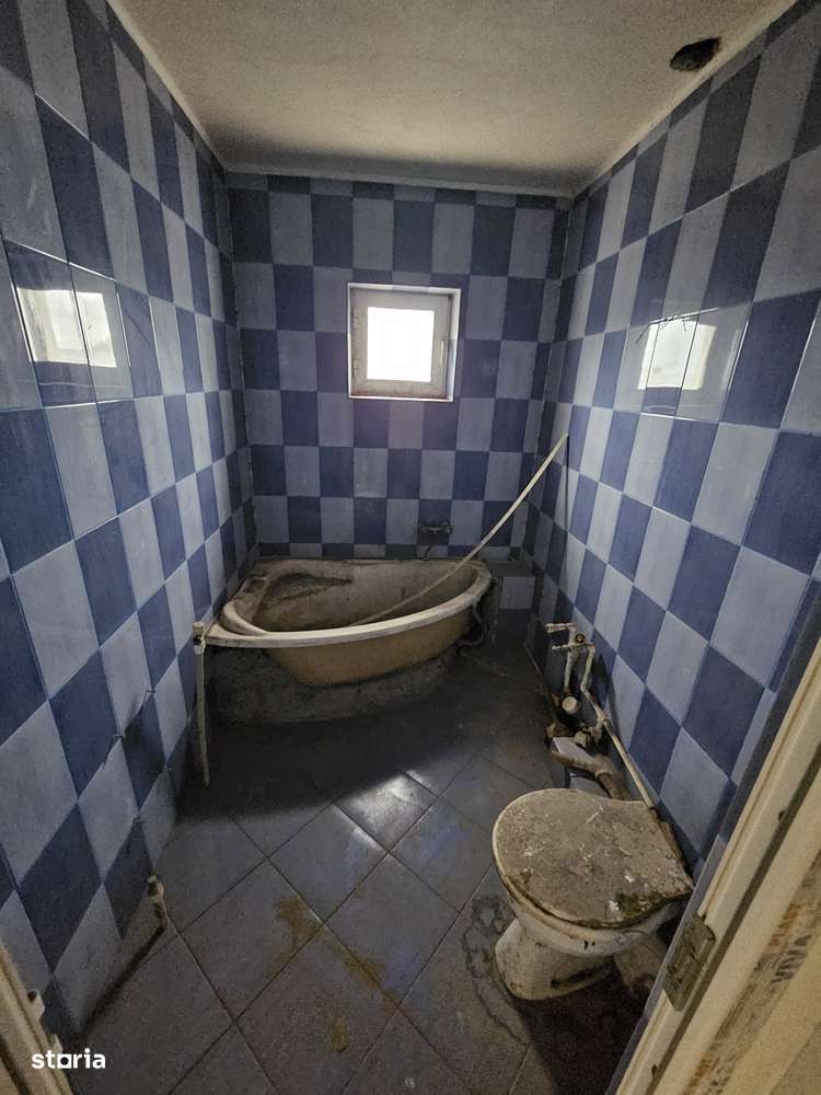 Vand ap cu 4 camere zona Cinema Orizont-9