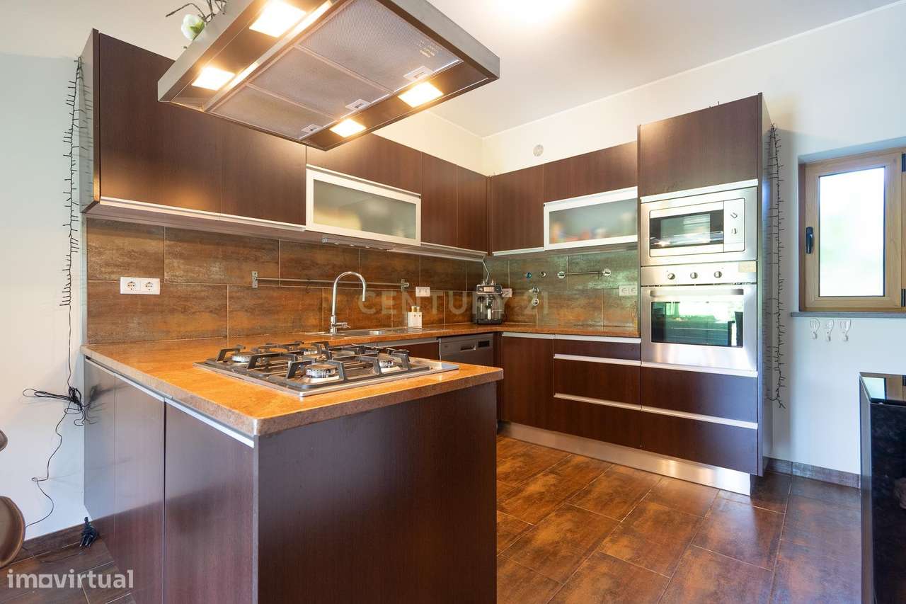 Moradia T3 em muito bom estado com varanda coberta,terraço grande,vist - Grande imagem: 3/60