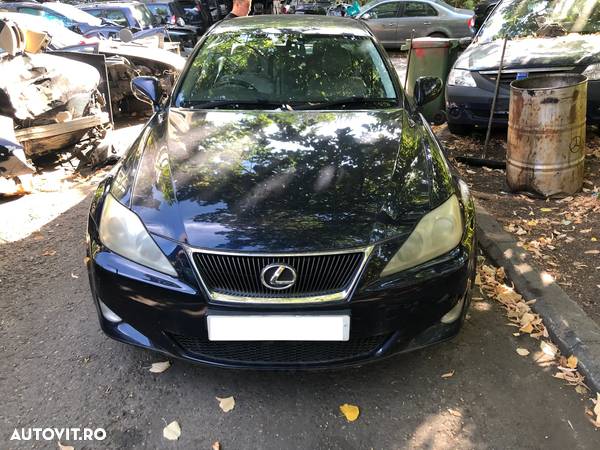 Dezmembrez Lexus IS 220D - 5