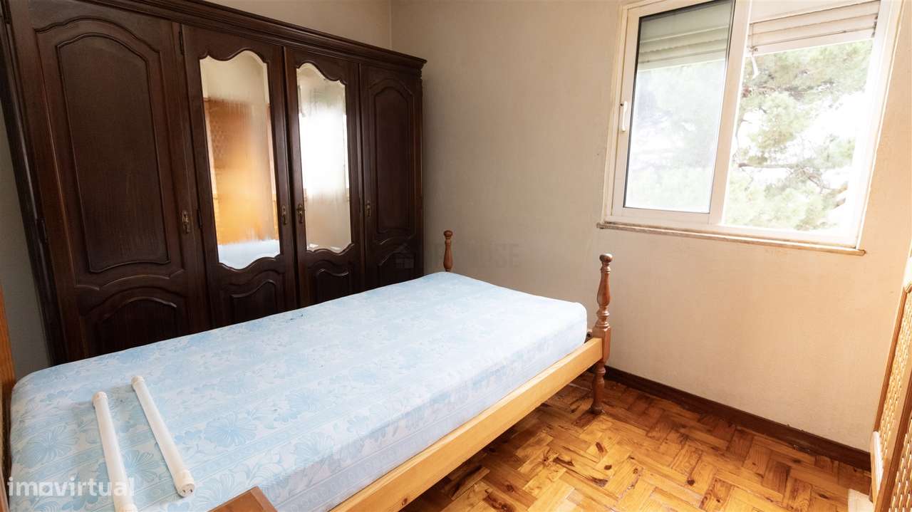 Apartamento T3 com Garagem Fechada - Bairro Santa Eugénia-7