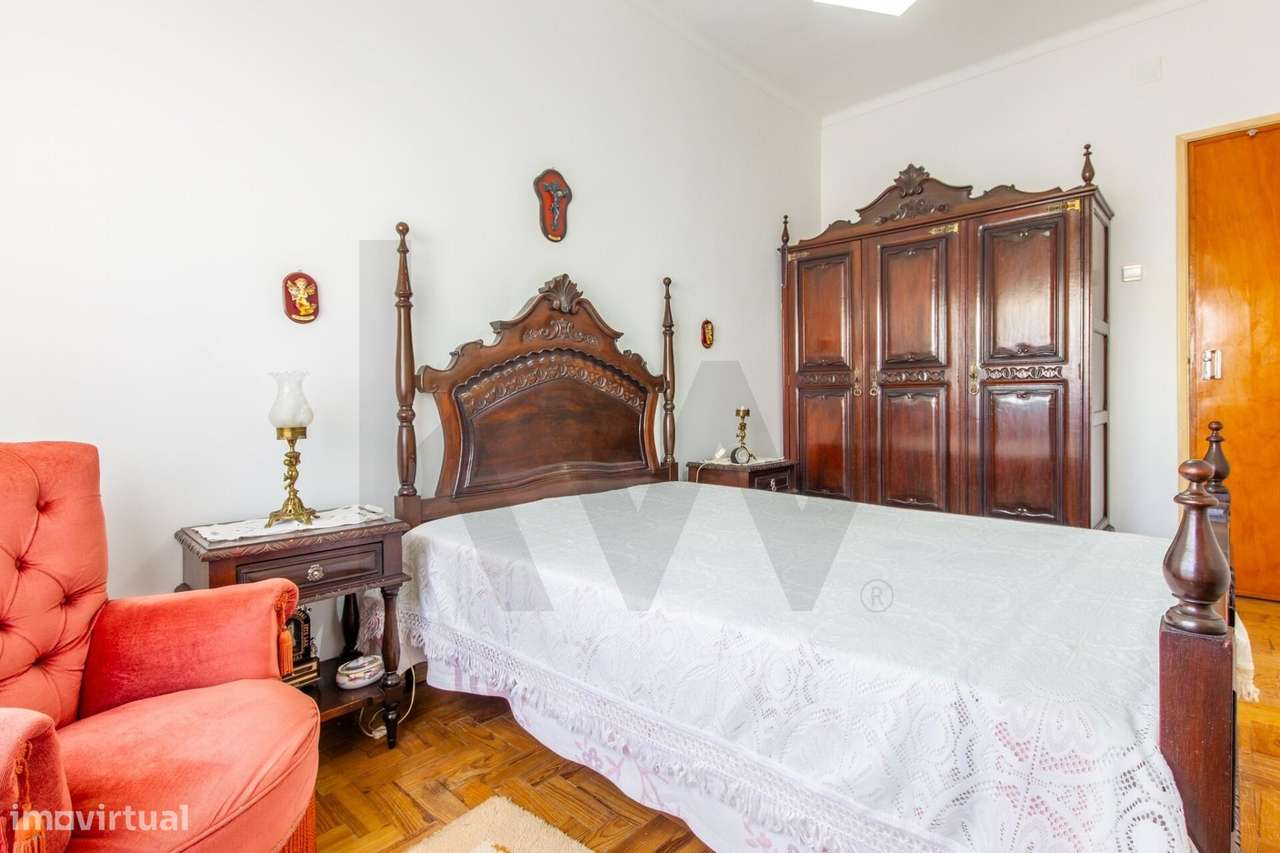 Apartamento T3 com 2 varandas junto ao Terminal dos Barcos do Barreiro-18