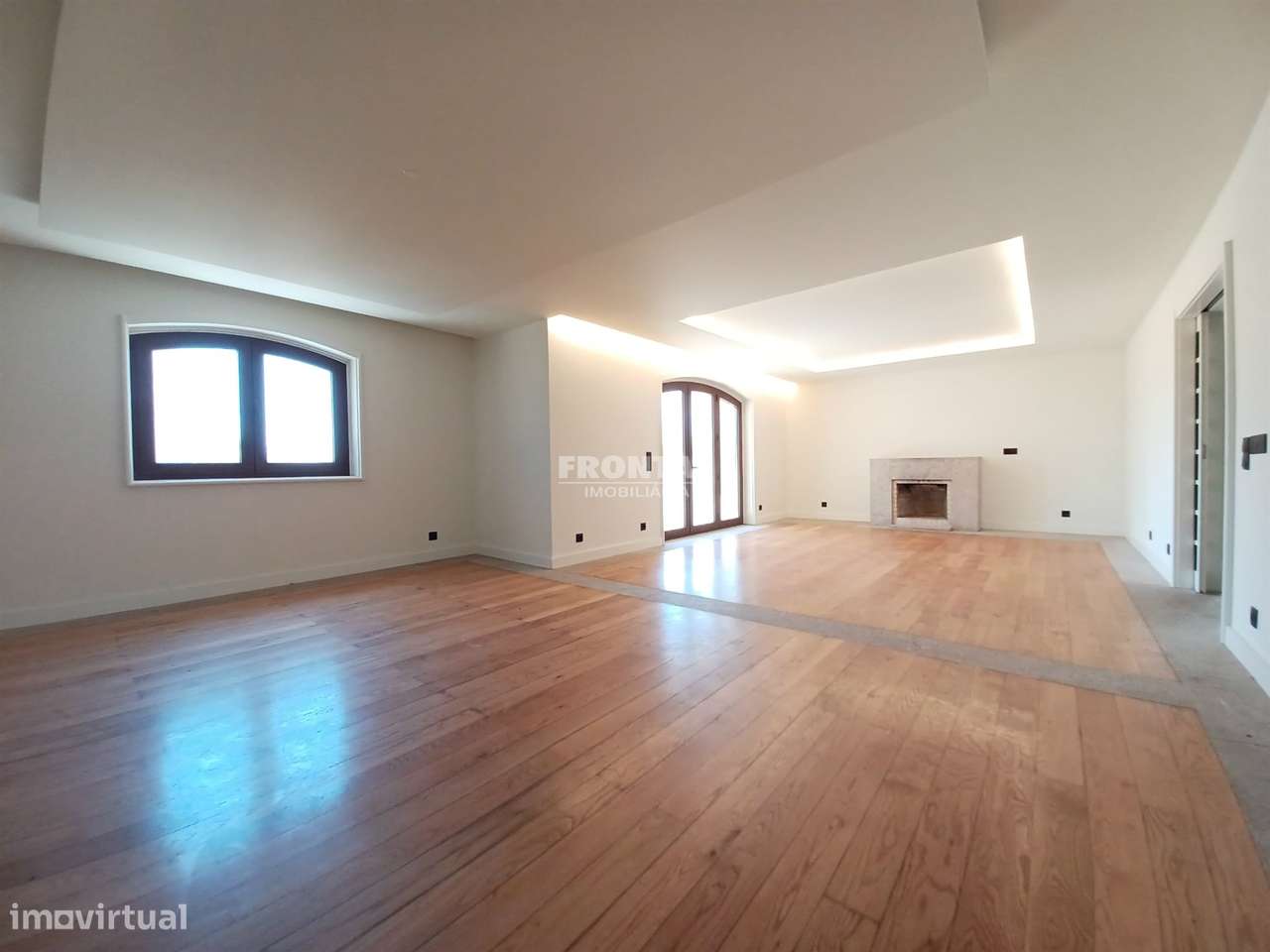 Moradia T4+1 à Praia de Miramar - Grande imagem: 5/23