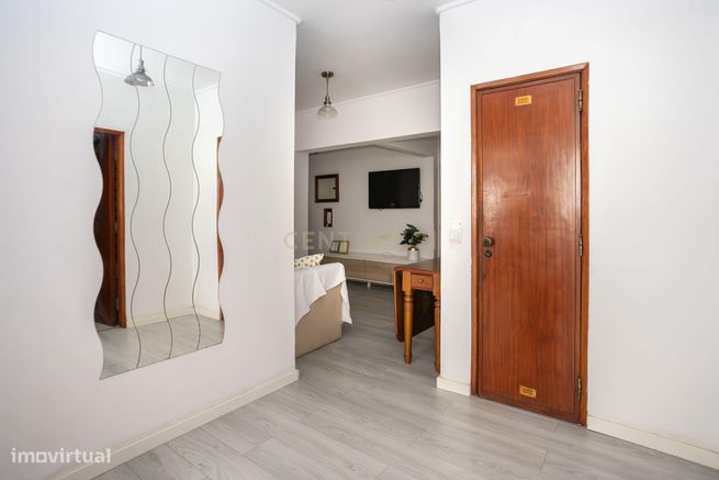 Apartamento T1+1 em Amadora com Elevador-15