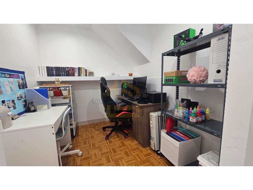 Moradia T2+1 Totalmente Renovada - 100m da Praia | Vila do Conde-10