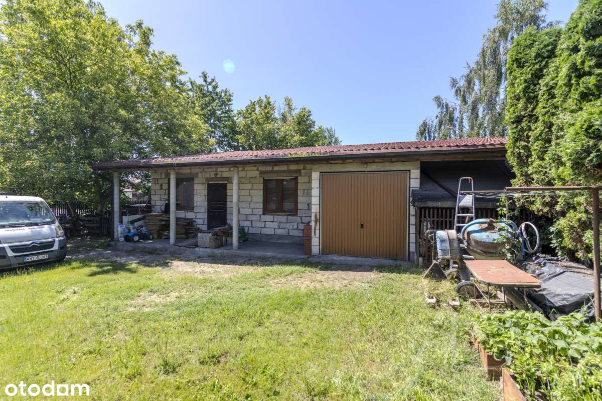 Dom na Osiedlu Bajkowym + Budynek Mieszkalno-Gosp.-18