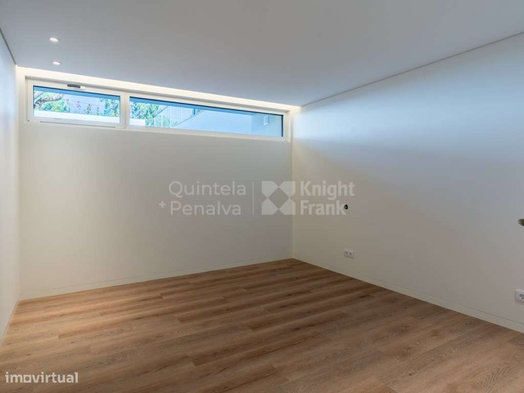 Moradia T7 com jardim e piscina na Verdizela-28