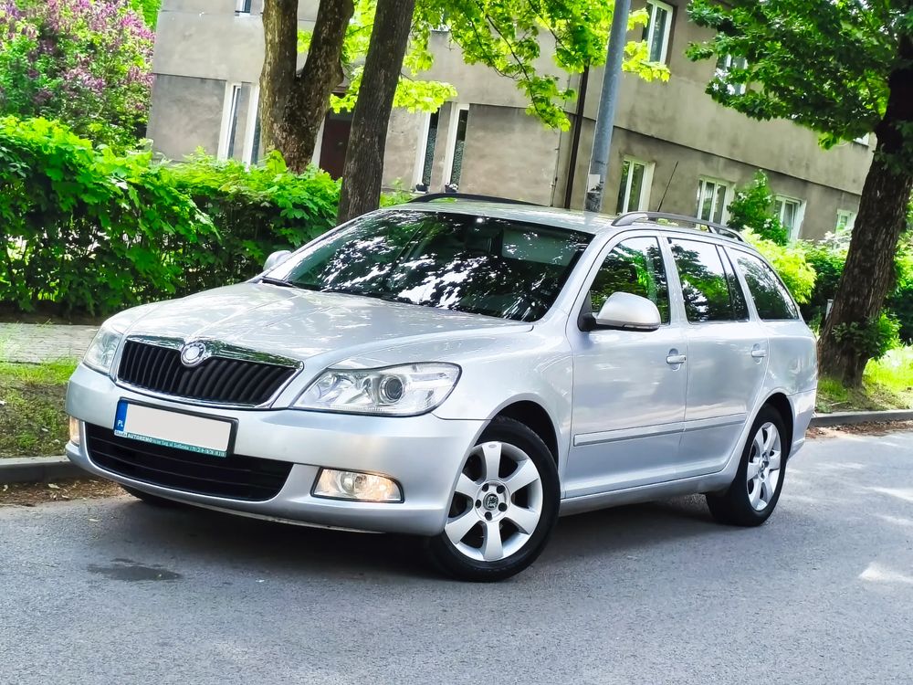 Skoda Octavia II 2.0 TDI DPF Family Plus DSG 2011