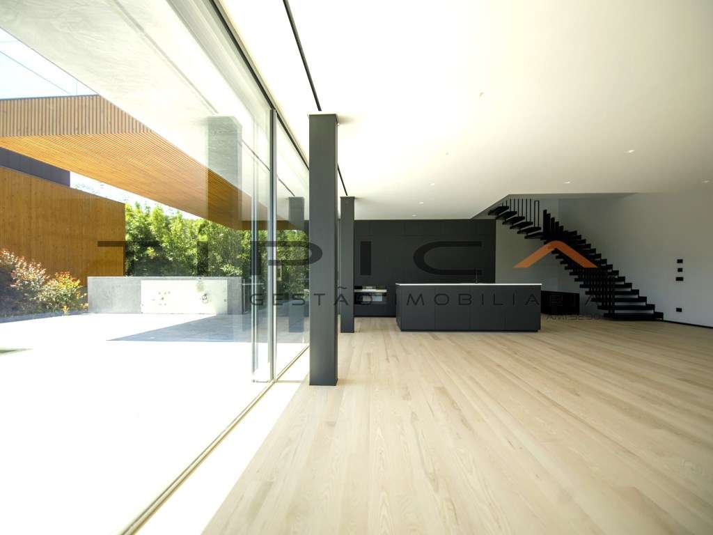 Moradia LUXO Condomínio Privado-11