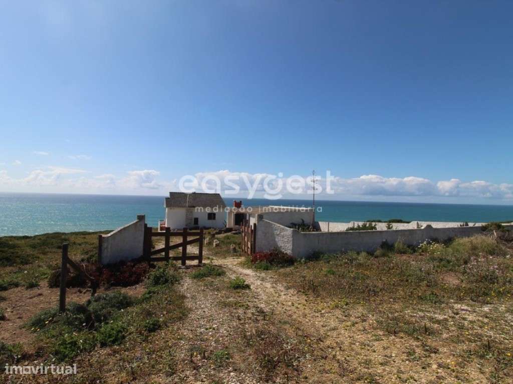 Moradia Exclusiva T4, à beira mar, com terreno de 8600m2 , em Sintra - Grande imagem: 4/49