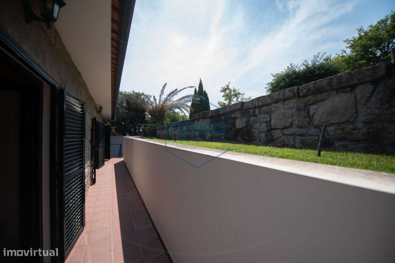 Moradia inserida em Quinta-35