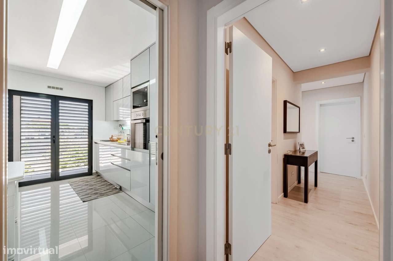 Excelente Apartamento T3+1 Duplex na Quinta da Fábrica, Vale de Milhaç-16