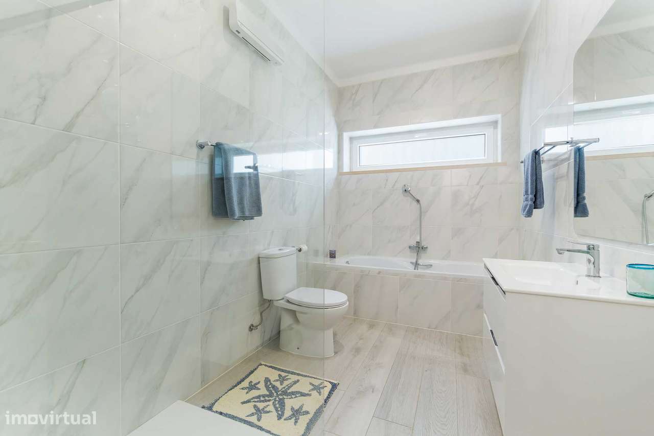 Moradia de luxo com piscina, anexo, campo de ténis  e jardim-31