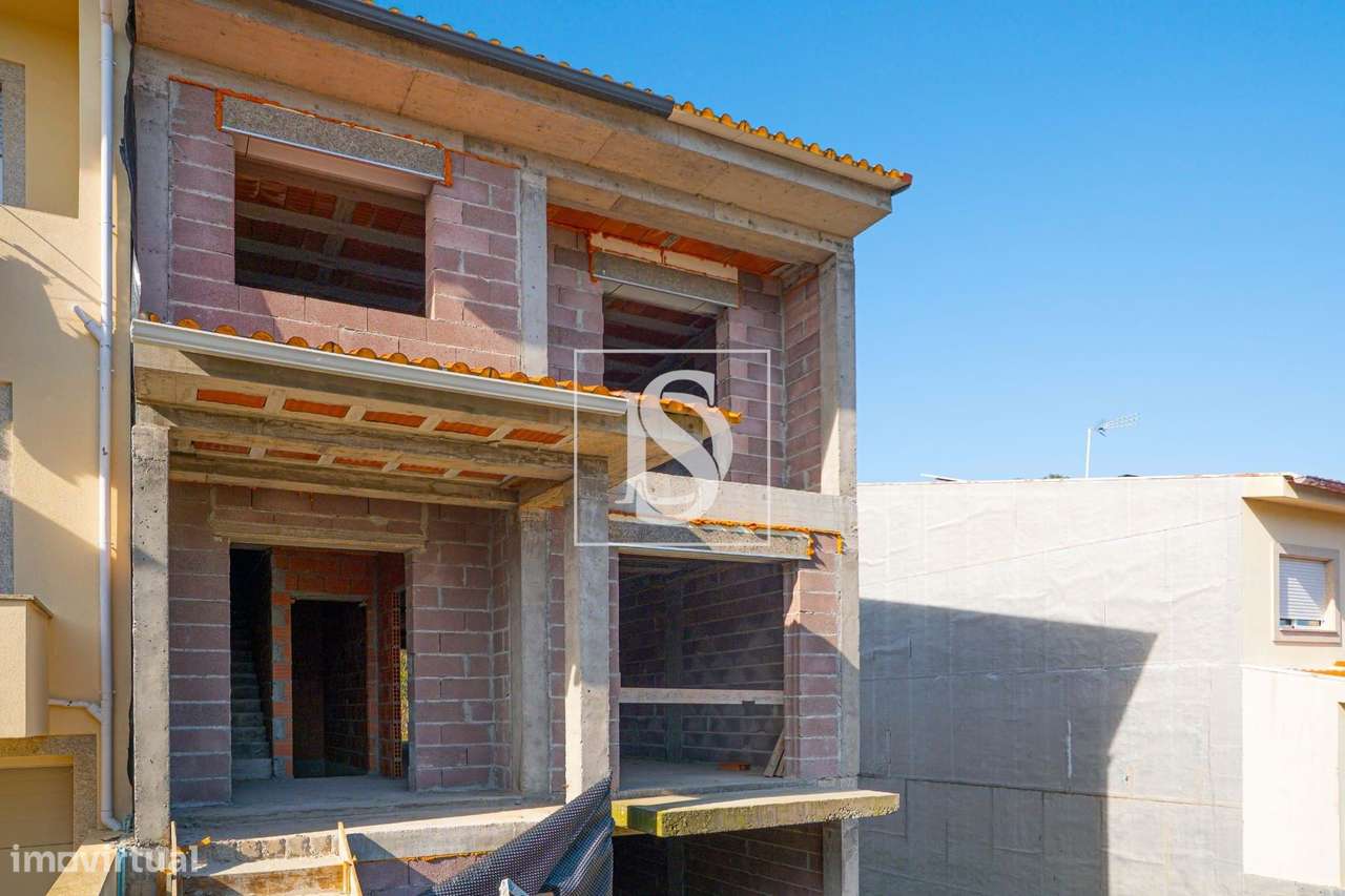 Moradia T3 por terminar | Elevado potencial de investimento - Grande imagem: 5/35