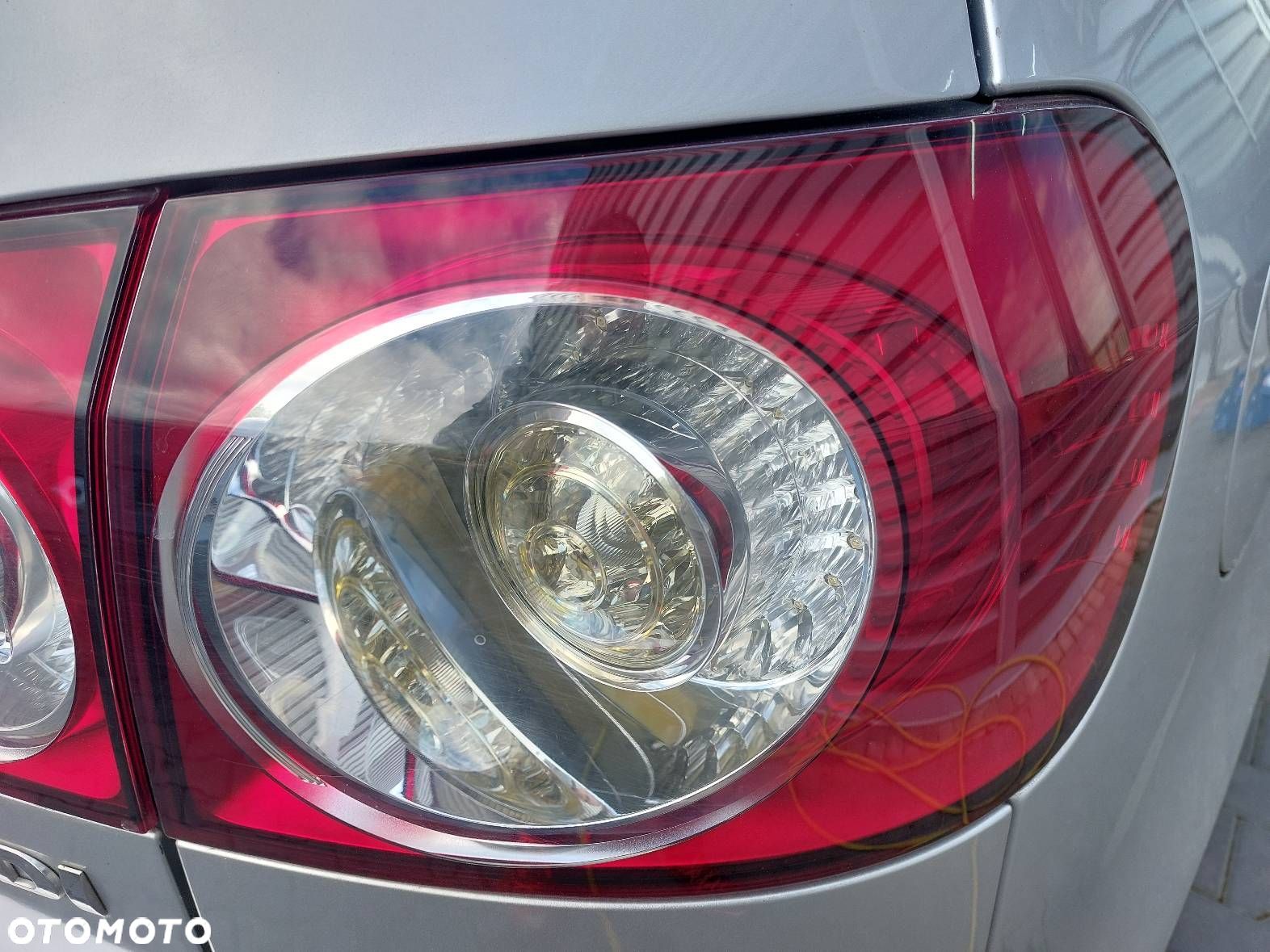 LAMPA PRAWY TYŁ TYLNA PRAWA VW GOLF V PLUS - 1